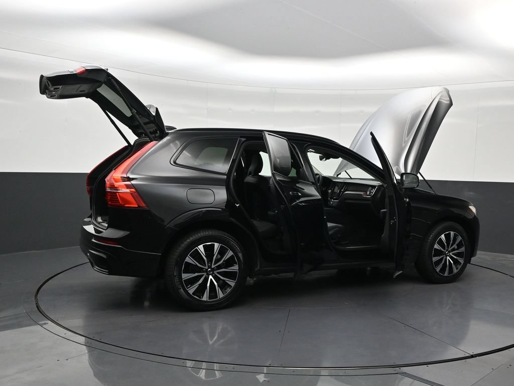 Certified 2024 Volvo XC60 B5 Plus AWD/4WD image 30