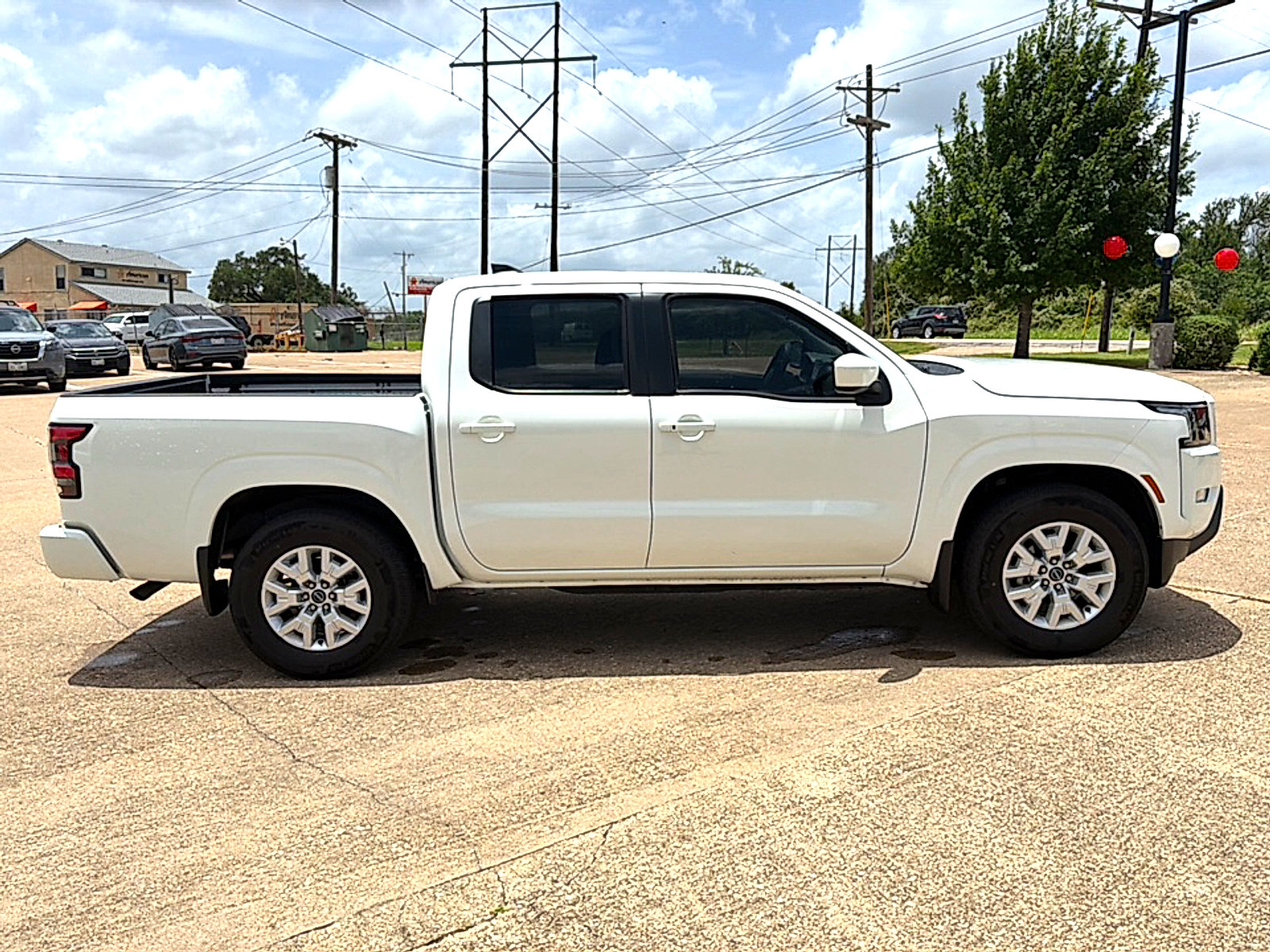 Used 2024 Nissan Frontier SV w/ SV Convenience Package RWD image 4