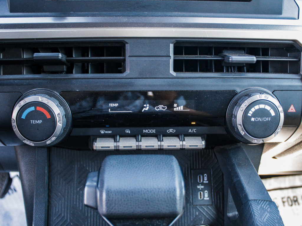 Used 2024 Toyota Tacoma SR5 AWD/4WD image 16