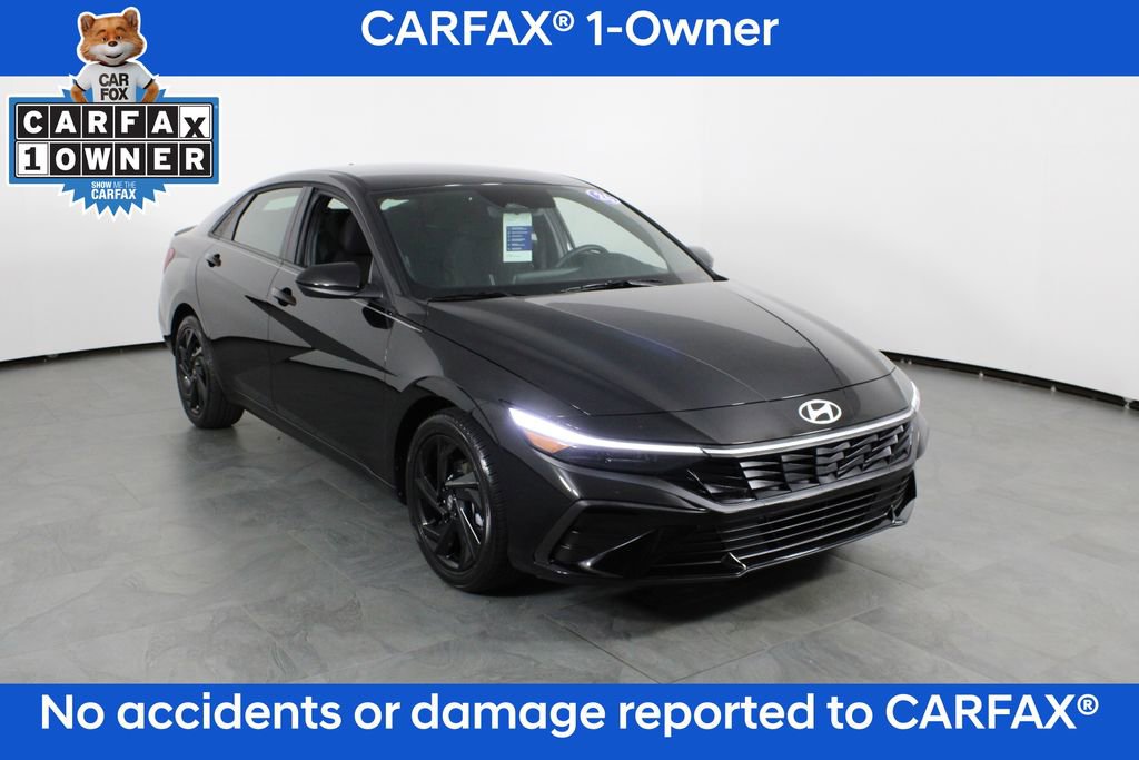 Certified 2026 Hyundai Elantra Sport w/ Cargo Package FWD image 5