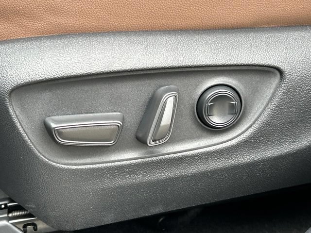Used 2024 Toyota Grand Highlander AWD Hybrid image 25