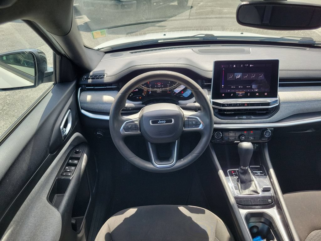 Used 2023 Jeep Compass Sport AWD/4WD image 12