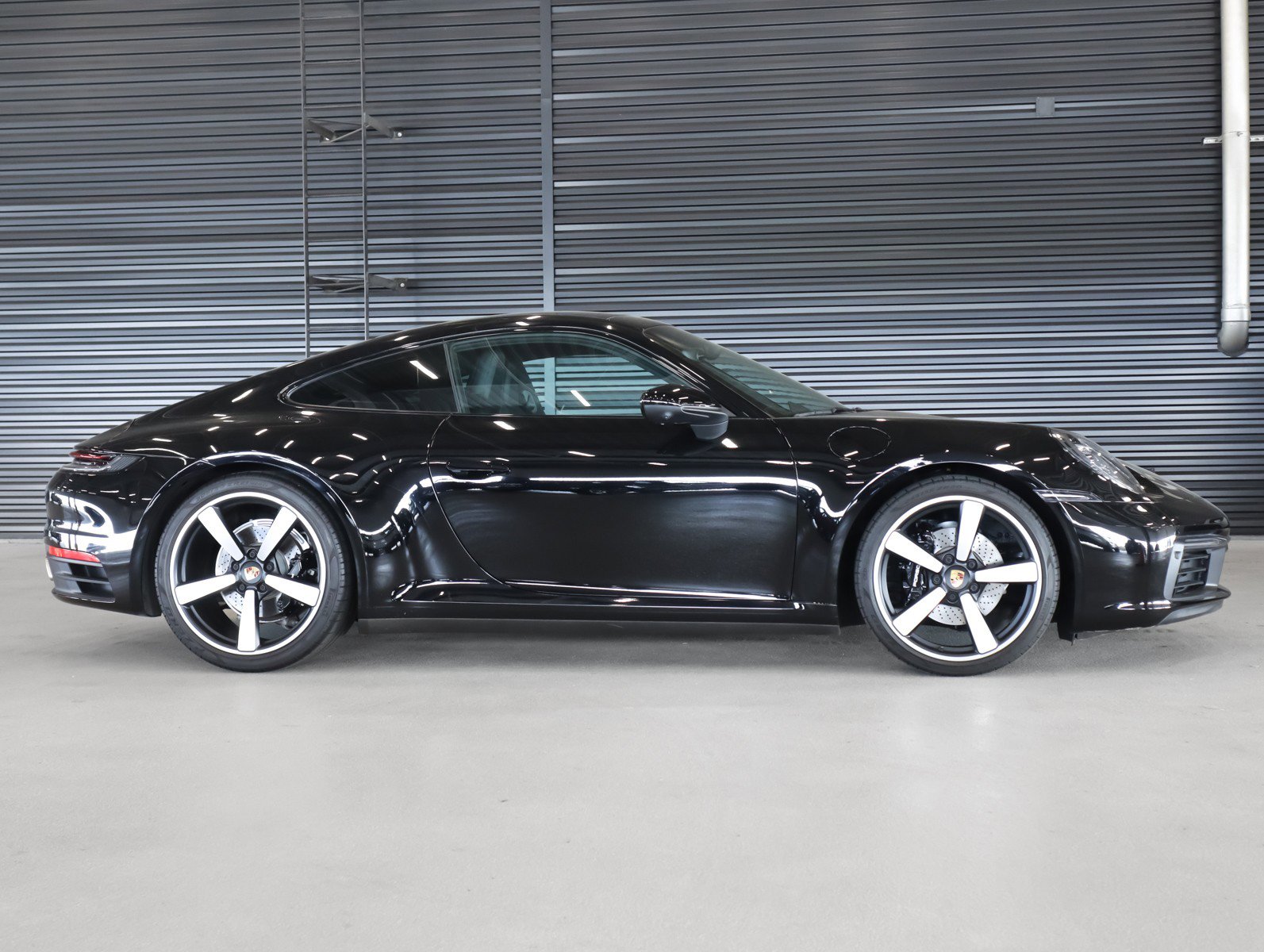 Used 2022 Porsche 911 Carrera RWD image 11