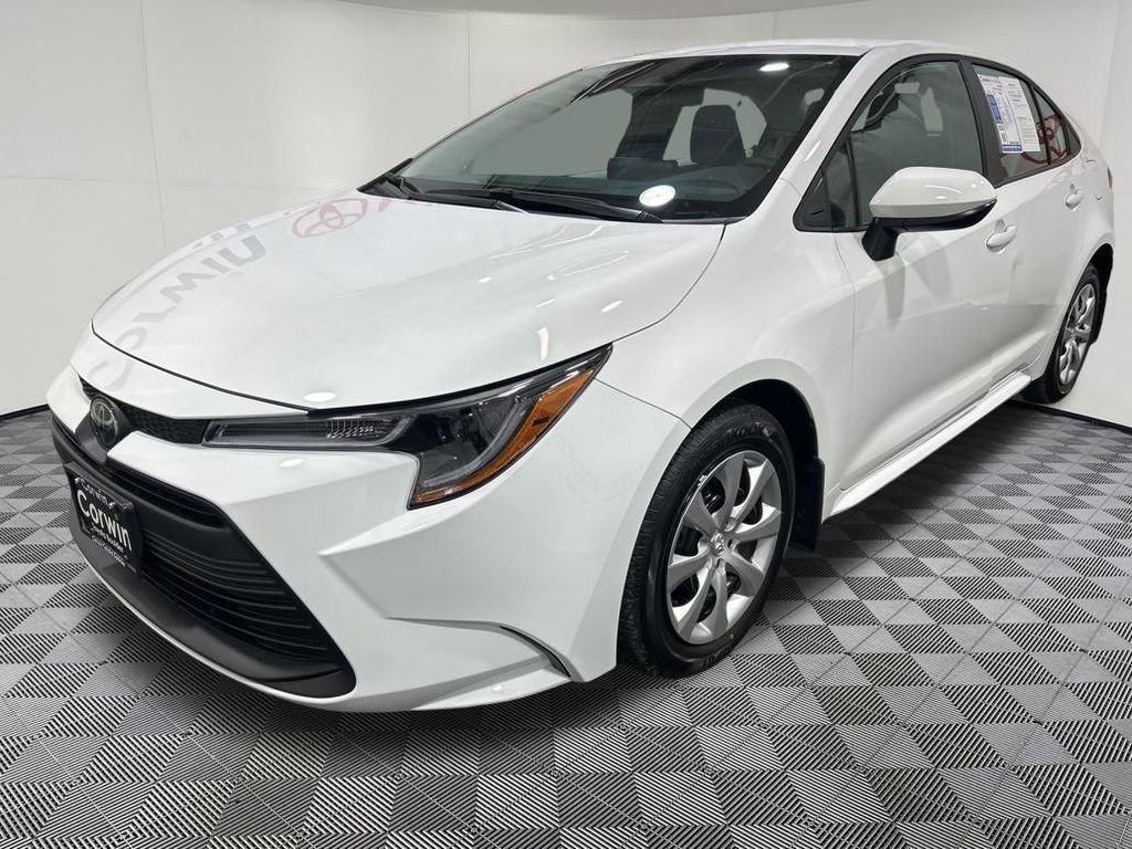 Used 2026 Toyota Corolla LE FWD image 3
