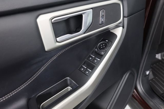 Certified 2022 Ford Explorer XLT w/ Equipment Group 202A image 29