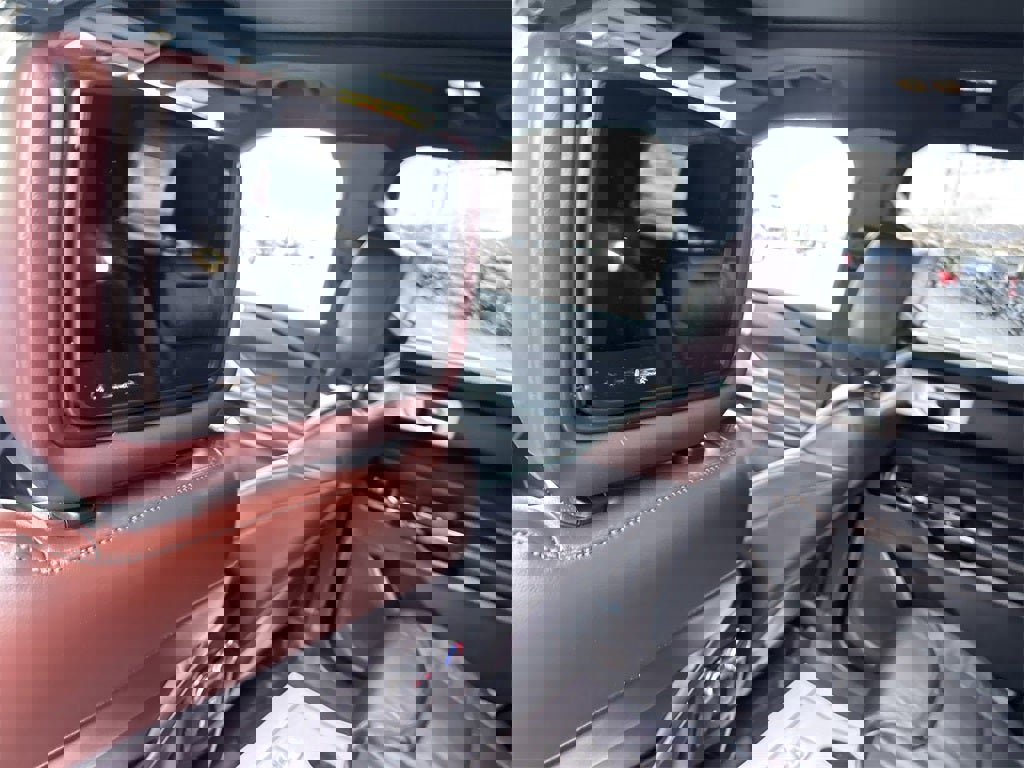 Used 2021 Ford Explorer Platinum w/ Equipment Group 601A image 14