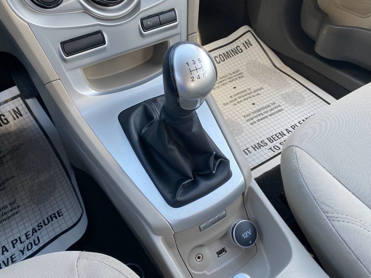 Used 2015 Ford Fiesta SE w/ Exterior Protection Package image 16