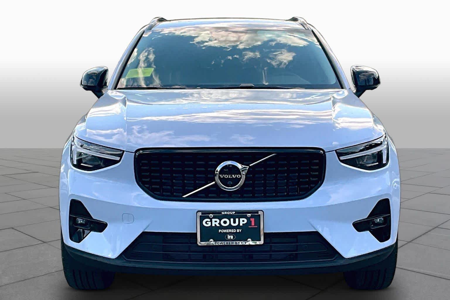 New 2026 Volvo XC40 B5 Plus w/ Protection Package Premier AWD/4WD image 2
