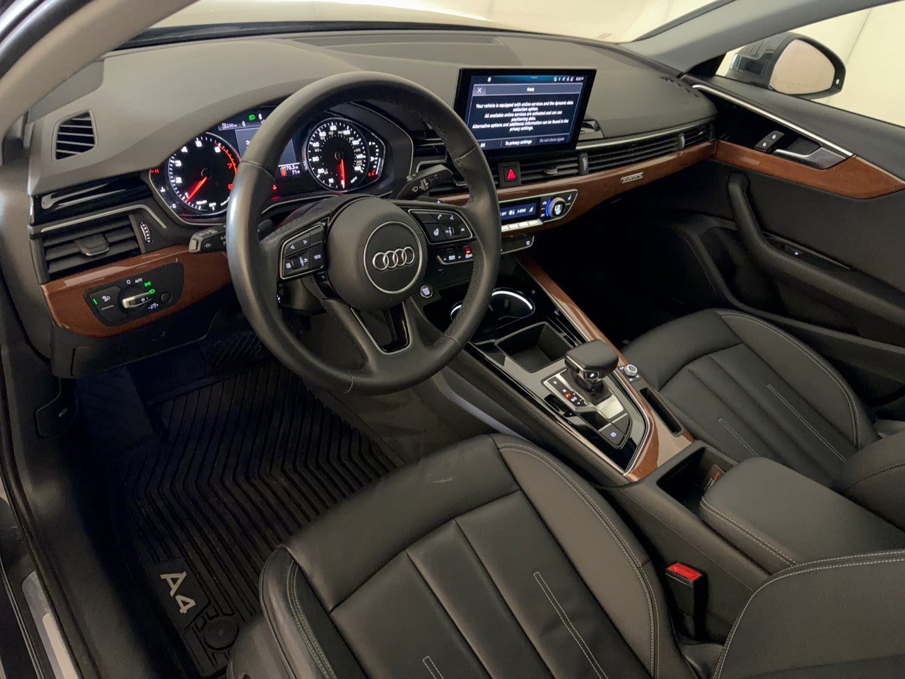Used 2023 Audi A4 2.0T Premium w/ Convenience Package AWD/4WD image 4