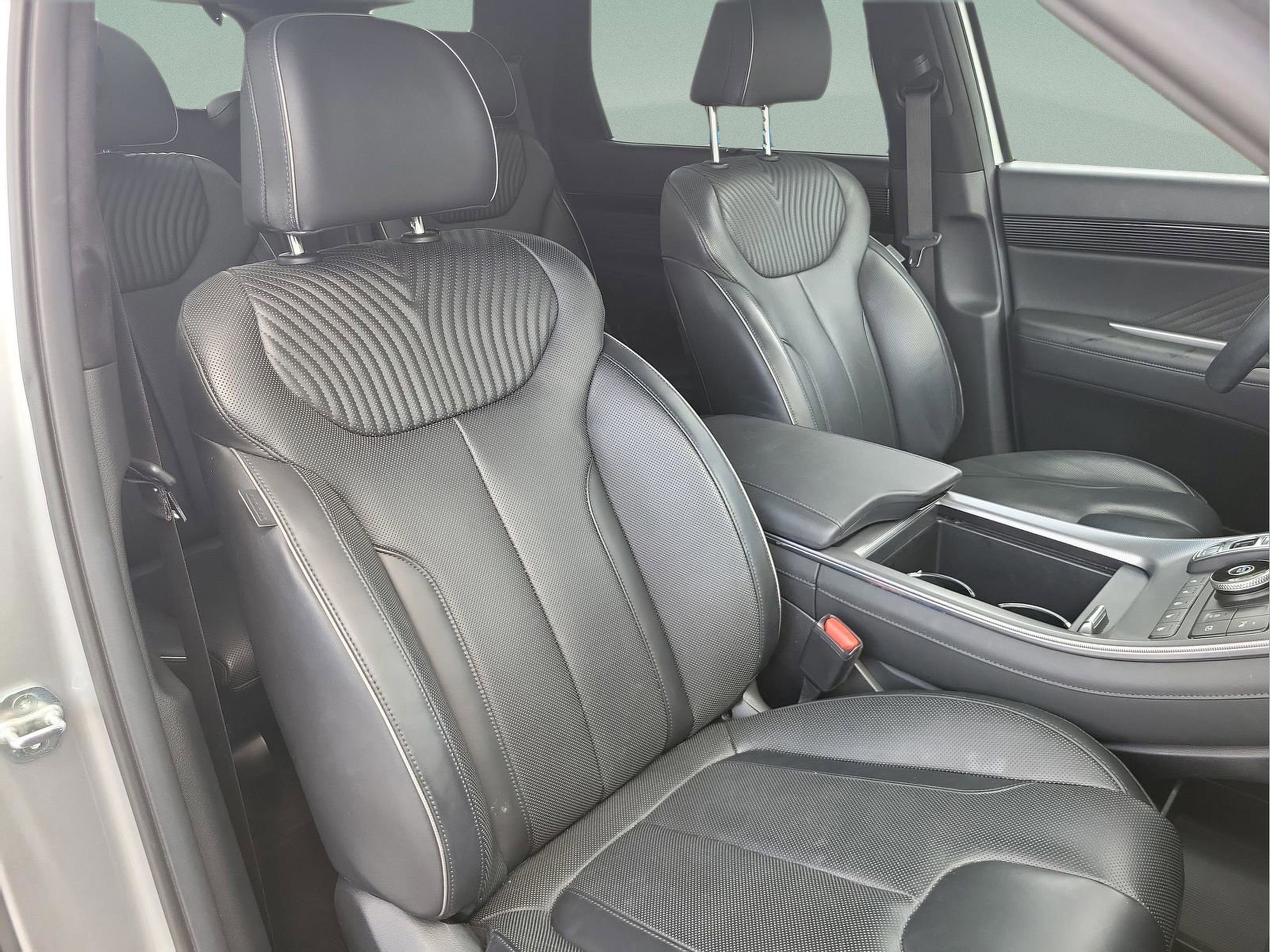 Used 2024 Hyundai Palisade Calligraphy image 19