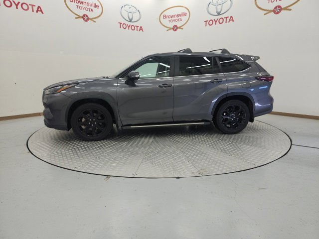 Used 2024 Toyota Highlander LE FWD image 5