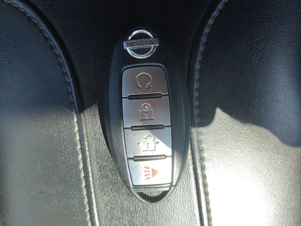 Used 2017 Nissan Rogue SV AWD/4WD image 32