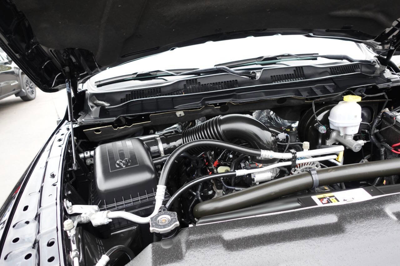 Used 2023 RAM 1500 Classic SLT w/ Electronics Convenience Group AWD/4WD image 60