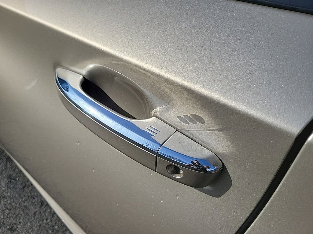 Used 2018 Honda Accord Touring image 10