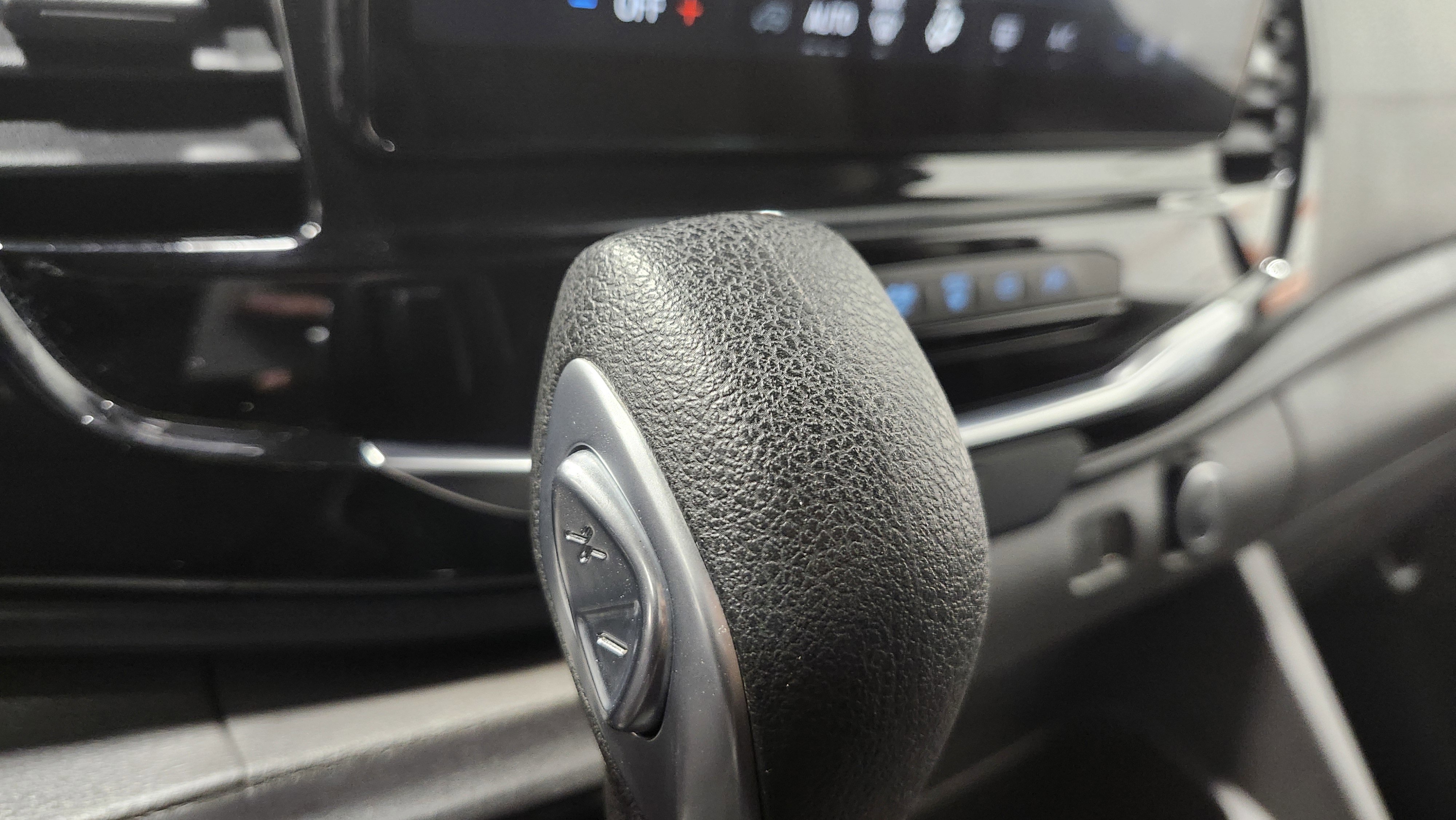 Used 2023 Ford Transit 350 XLT image 10