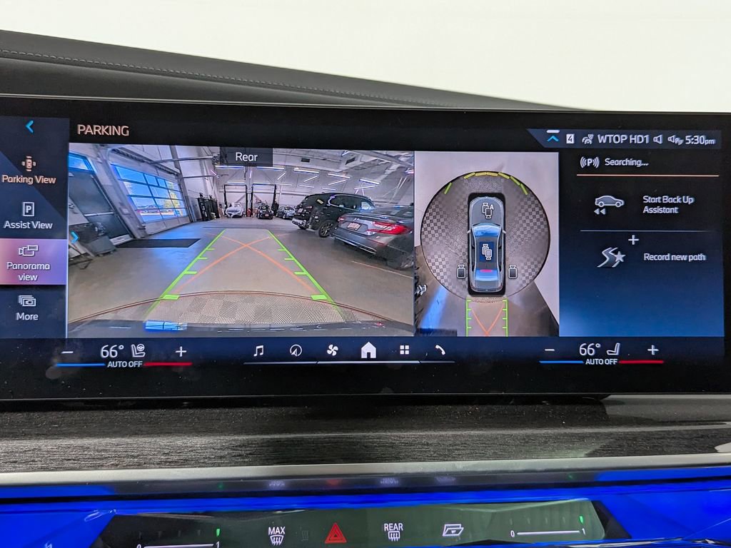 Used 2026 BMW i7 eDrive50 w/ Executive Package RWD image 31