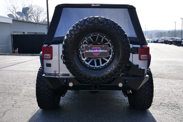 Used 2016 Jeep Wrangler Unlimited Rubicon w/ Connectivity Group image 8