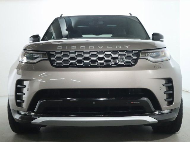 Certified 2023 Land Rover Discovery Metropolitan Edition AWD/4WD image 13