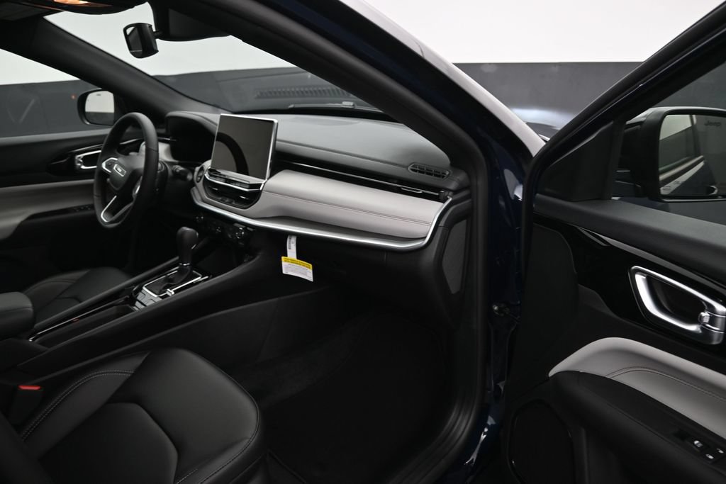 New 2026 Jeep Compass Limited AWD/4WD image 9