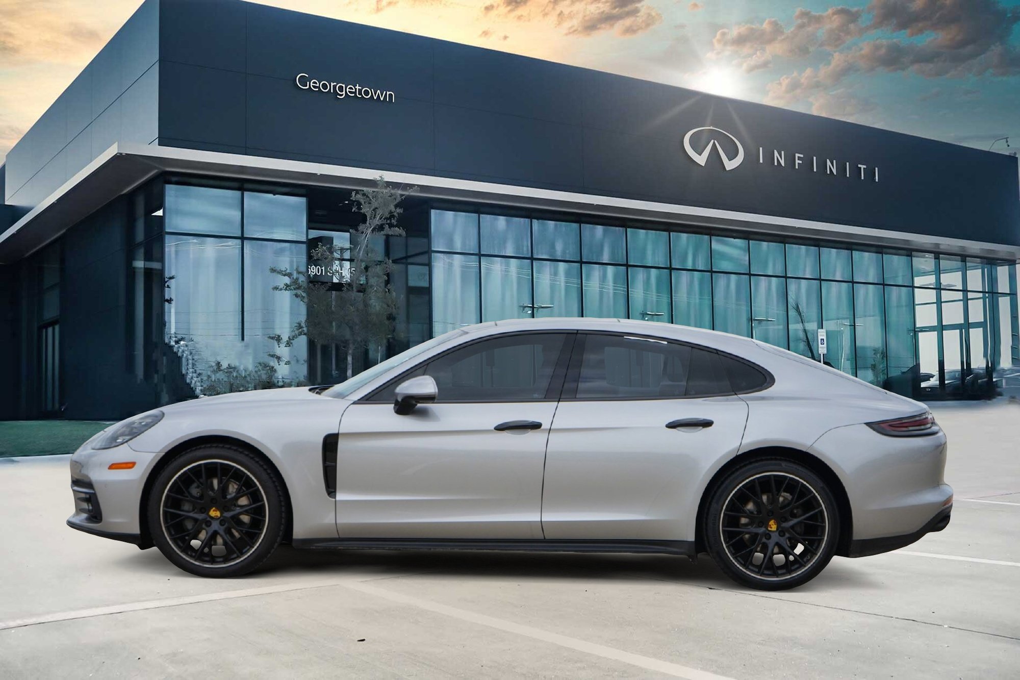 Used 2018 Porsche Panamera 4S image 6