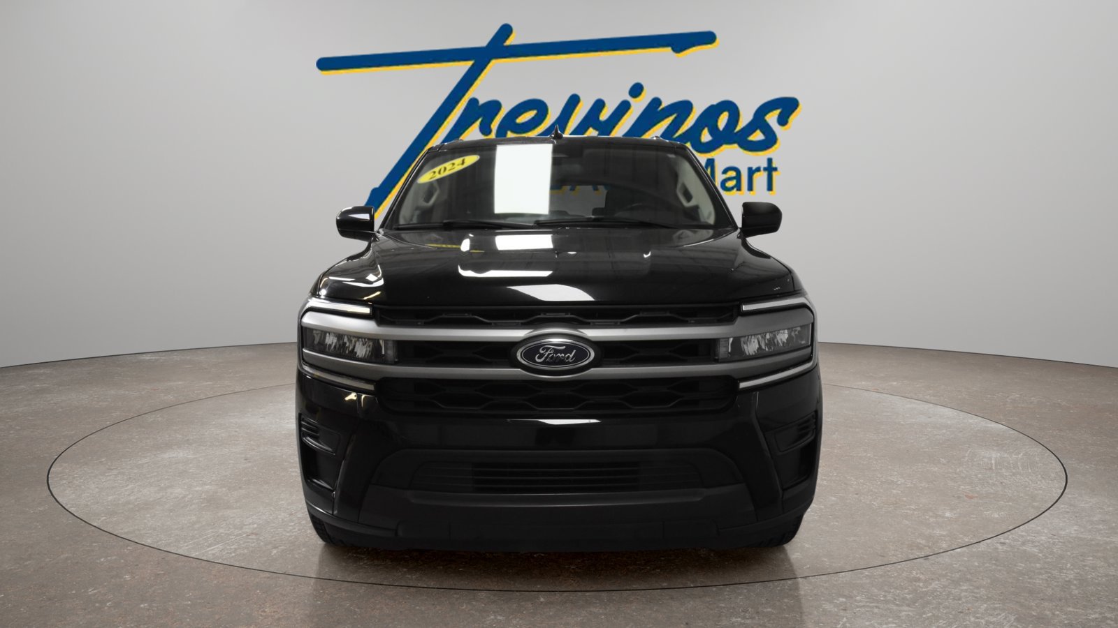 Used 2024 Ford Expedition XLT RWD image 4