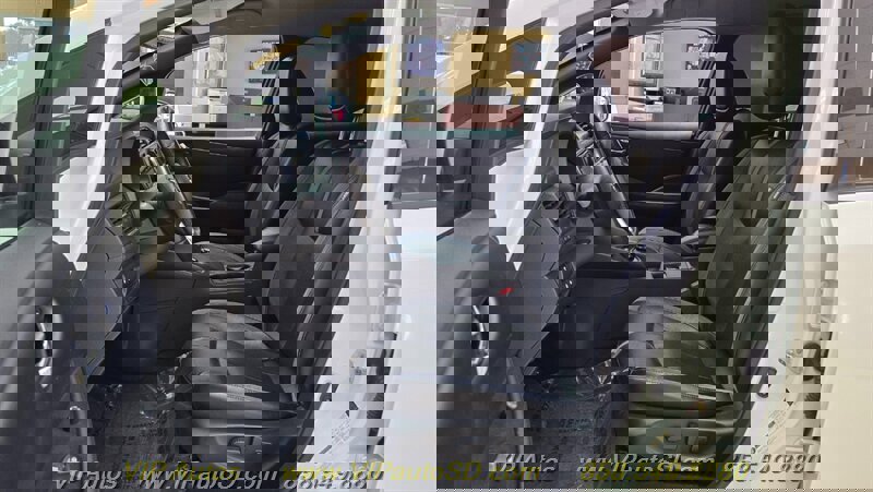 Used 2018 Nissan Leaf SL w/ SL Technology Package image 16