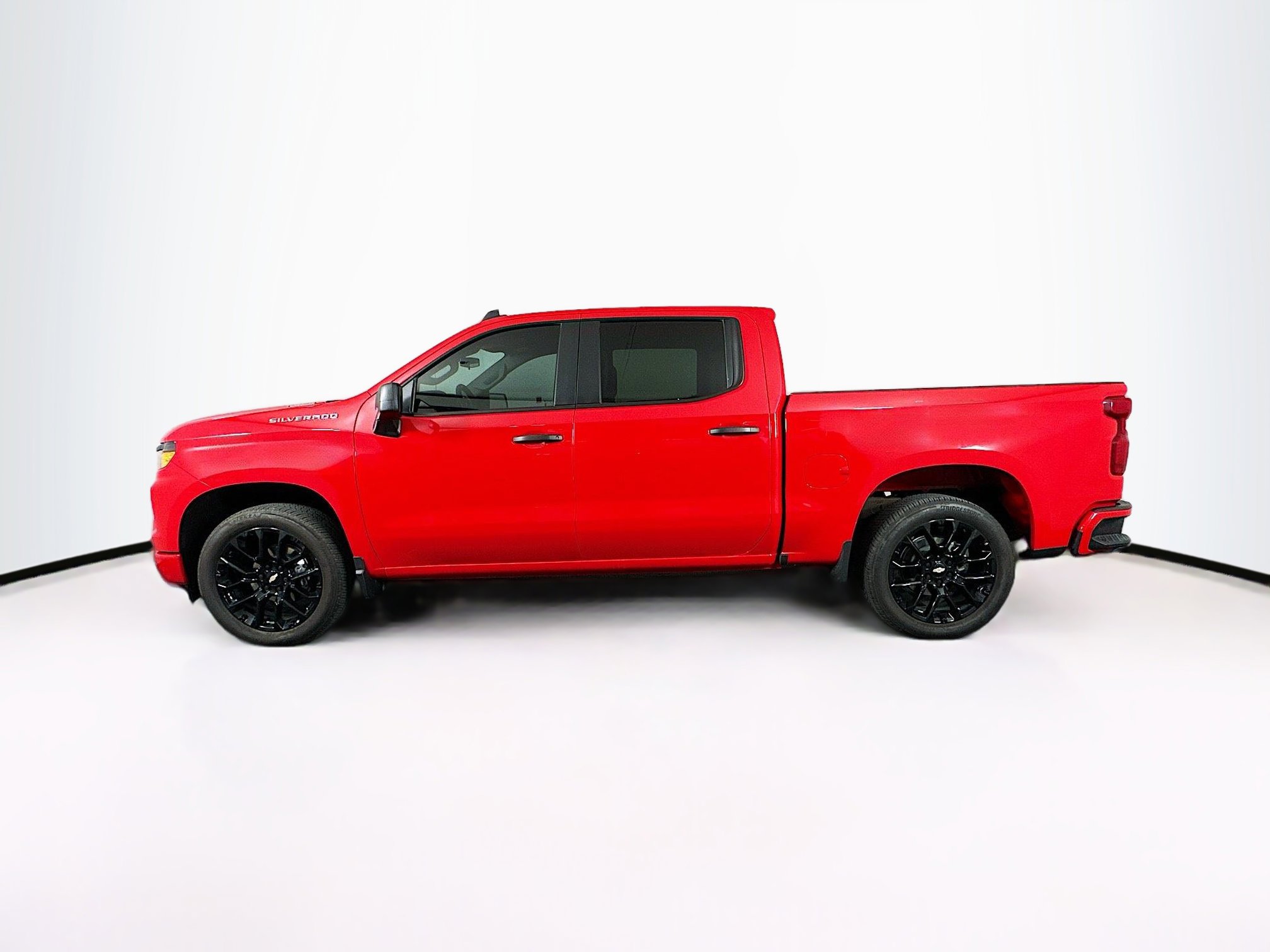 Used 2025 Chevrolet Silverado 1500 Custom image 4