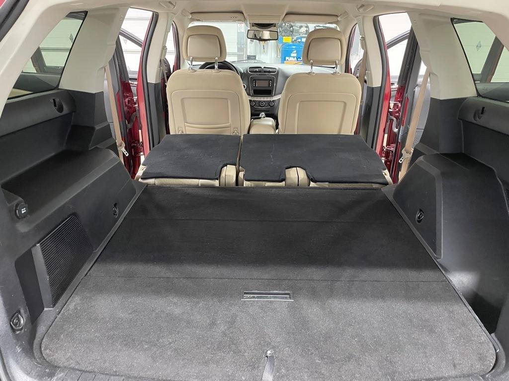 Used 2011 Dodge Journey Mainstreet w/ Popular Equipment Group AWD/4WD image 17