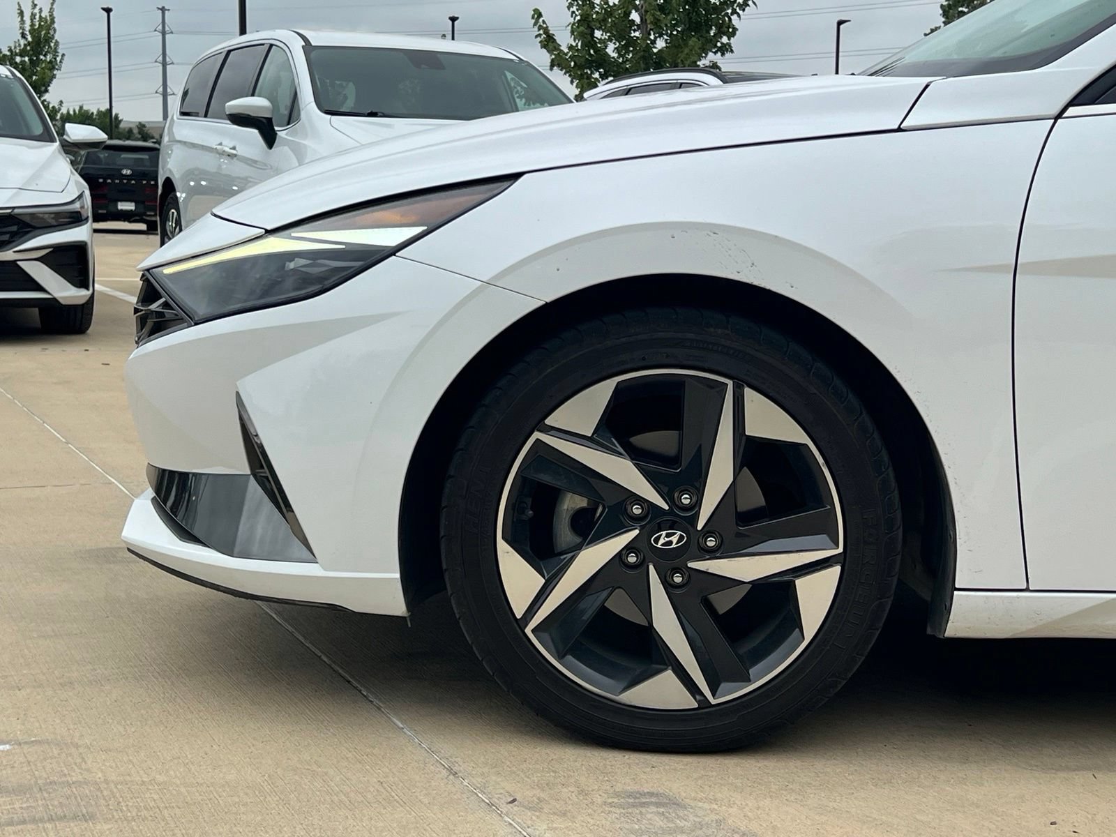 Certified 2021 Hyundai Elantra Limited FWD image 8