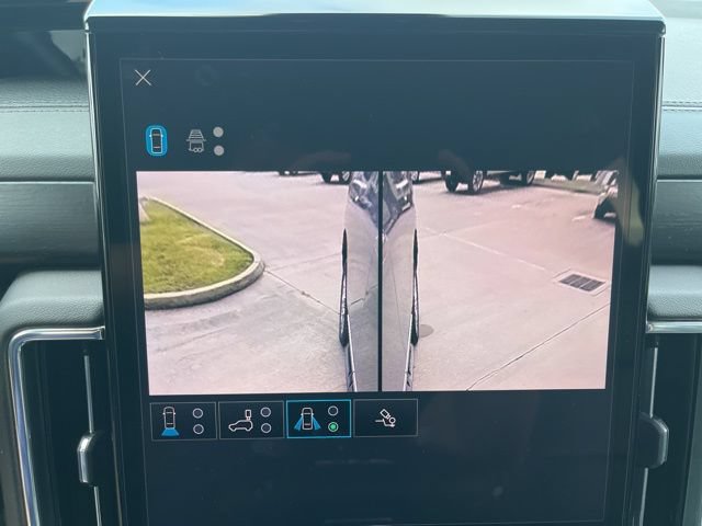 Used 2025 GMC Yukon Denali AWD/4WD image 29