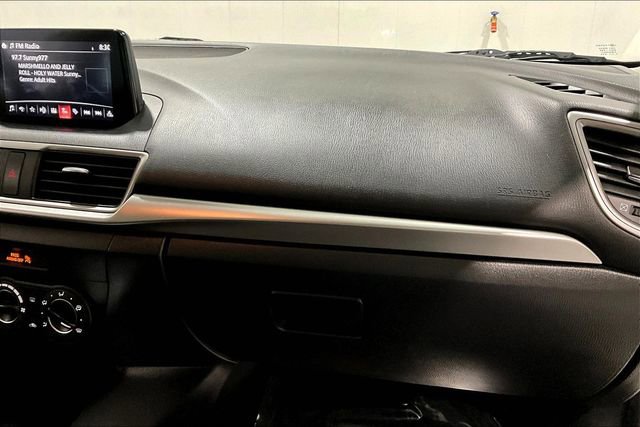 Used 2018 MAZDA MAZDA3 Sport w/ Preferred Equipment Package image 27
