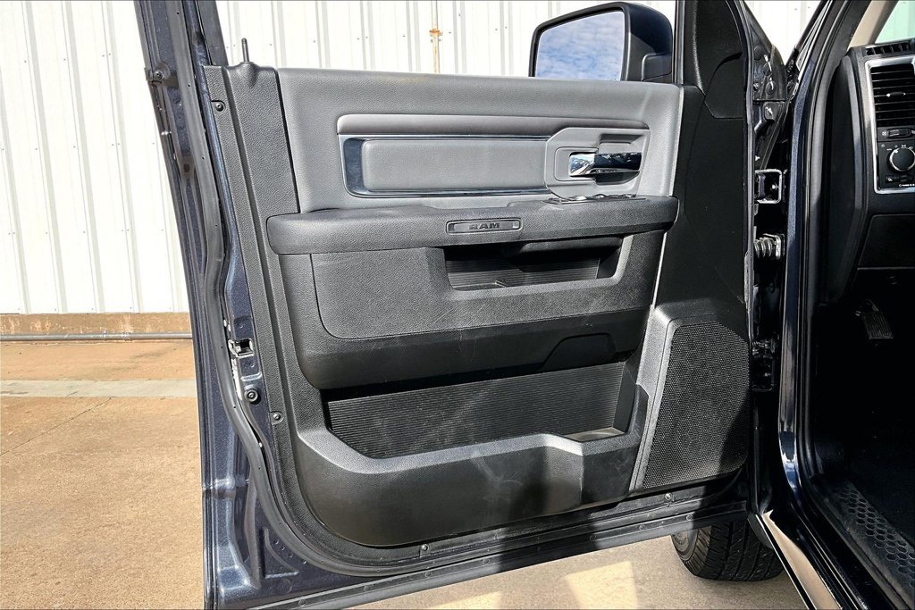 Used 2021 RAM 1500 Classic SLT RWD image 21