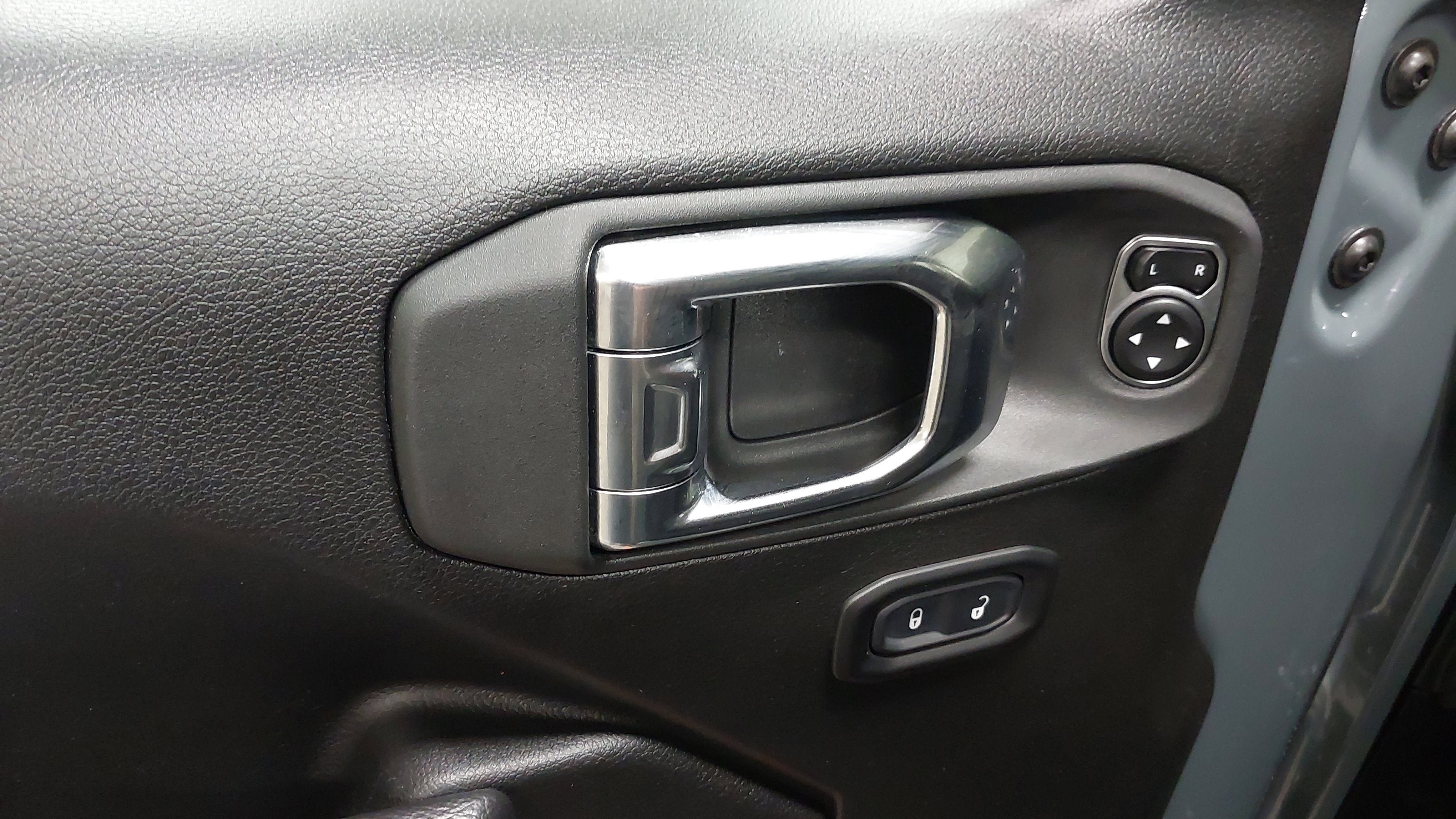 Used 2025 Jeep Gladiator Sport AWD/4WD image 25