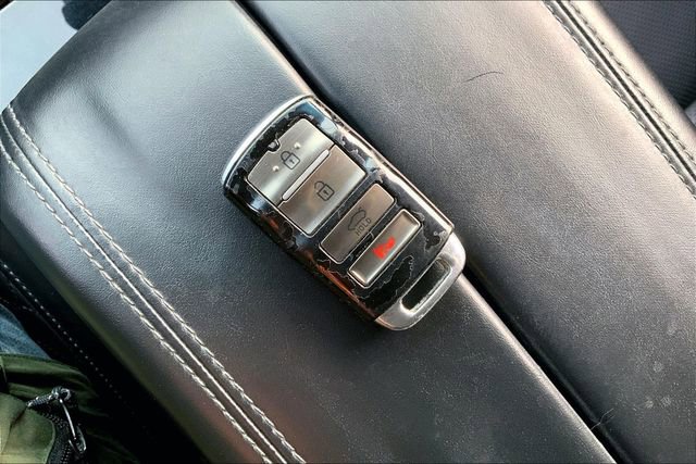 Used 2018 Kia Cadenza Limited image 13