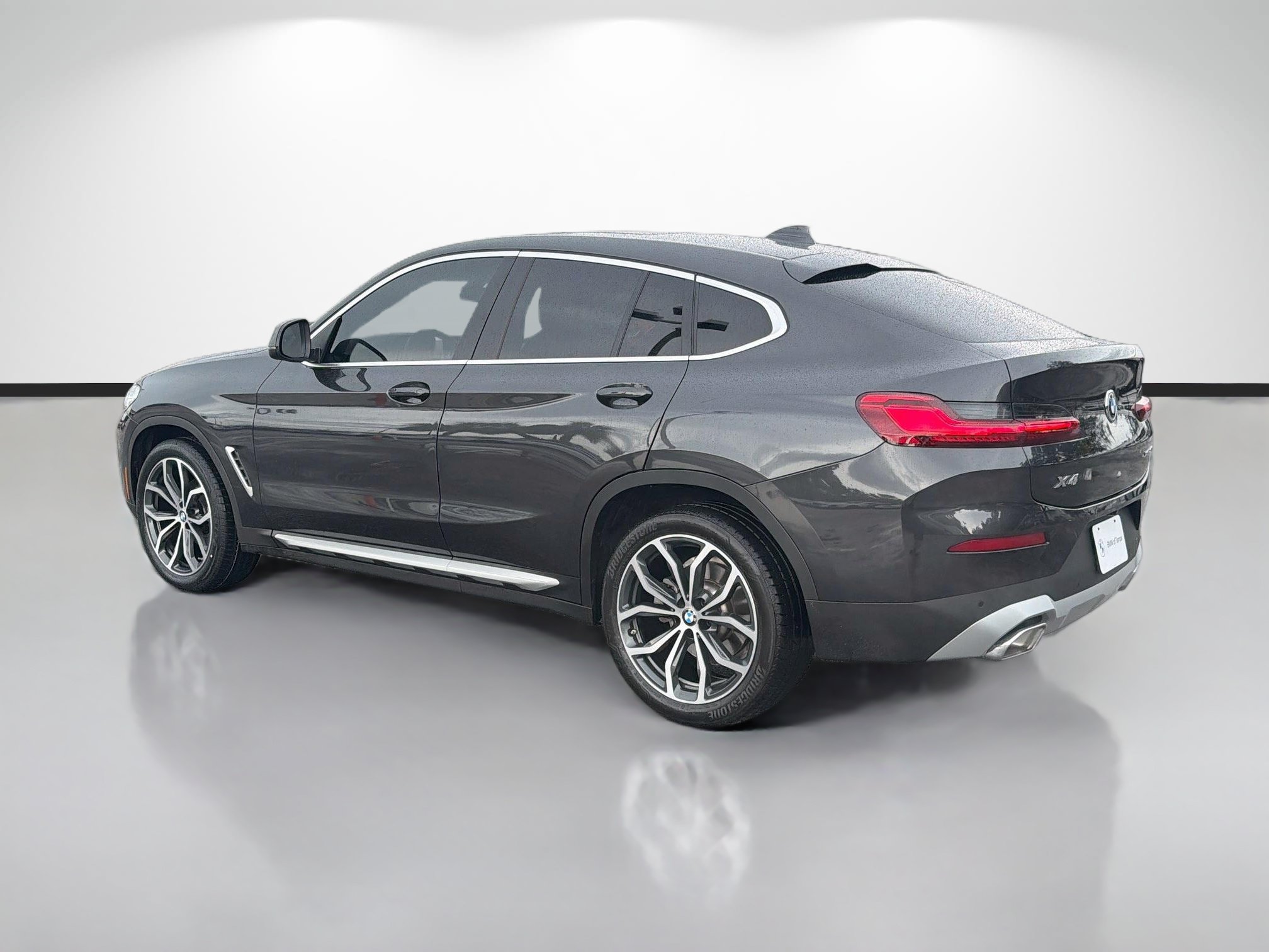 Used 2024 BMW X4 xDrive30i w/ Convenience Package AWD/4WD image 5