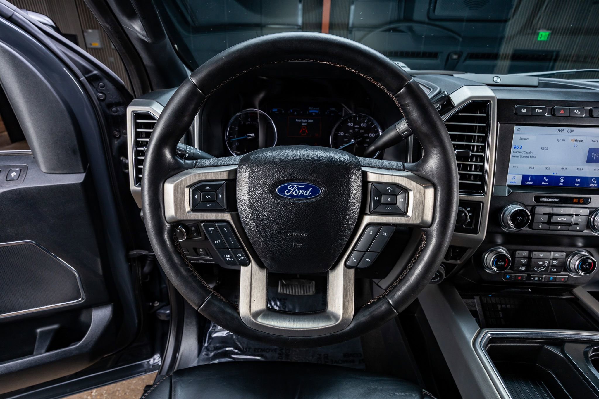 Used 2021 Ford F250 Platinum w/ Tremor Off-Road Package AWD/4WD image 18
