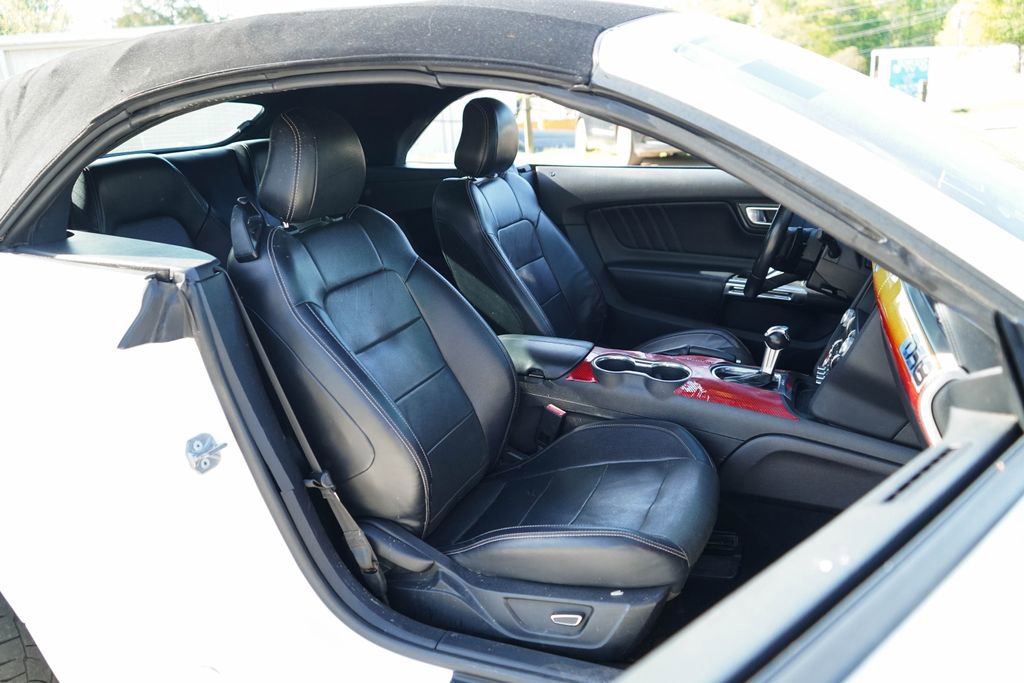 Used 2019 Ford Mustang Premium RWD image 31