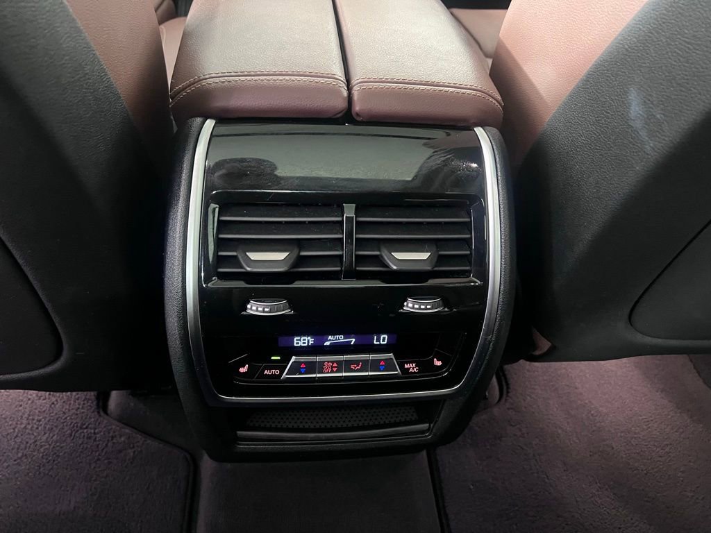 Used 2020 BMW X7 xDrive40i w/ Premium Package image 28