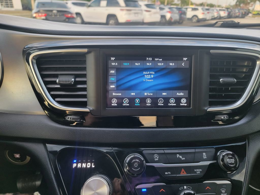 Used 2018 Chrysler Pacifica Touring Plus w/ S Appearance Package image 18