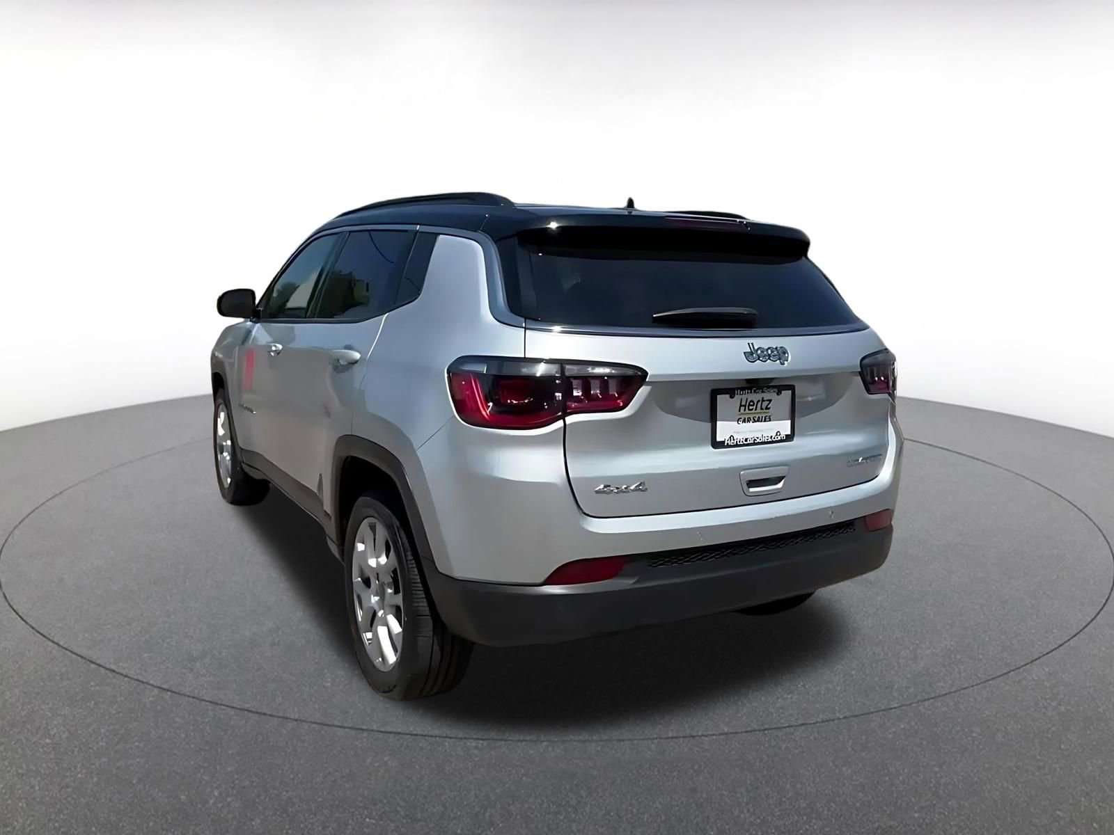Used 2025 Jeep Compass Limited AWD/4WD image 11