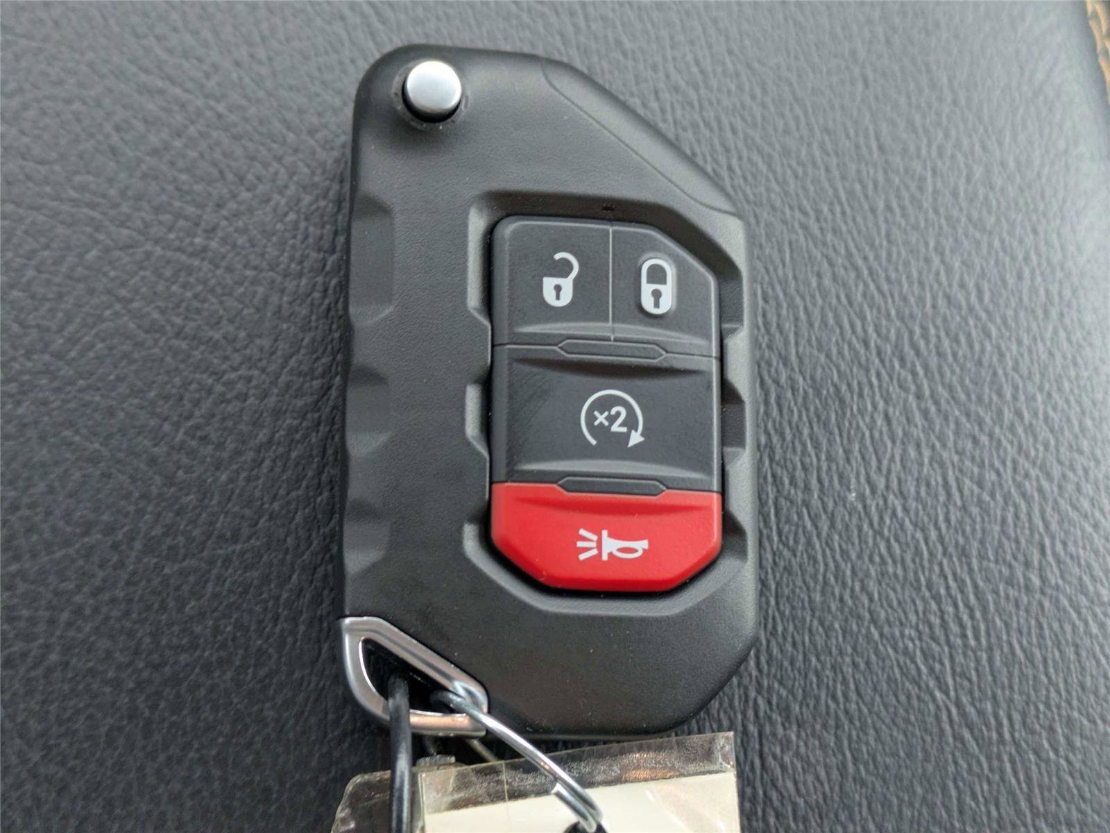 Used 2025 Jeep Wrangler Sahara w/ Safety Group AWD/4WD image 31