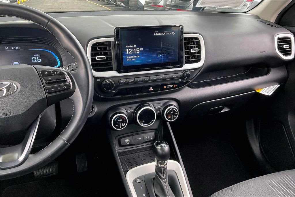 Used 2023 Hyundai Venue Limited FWD image 5