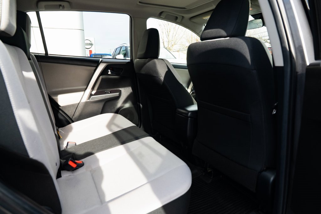 Used 2018 Toyota RAV4 XLE image 23