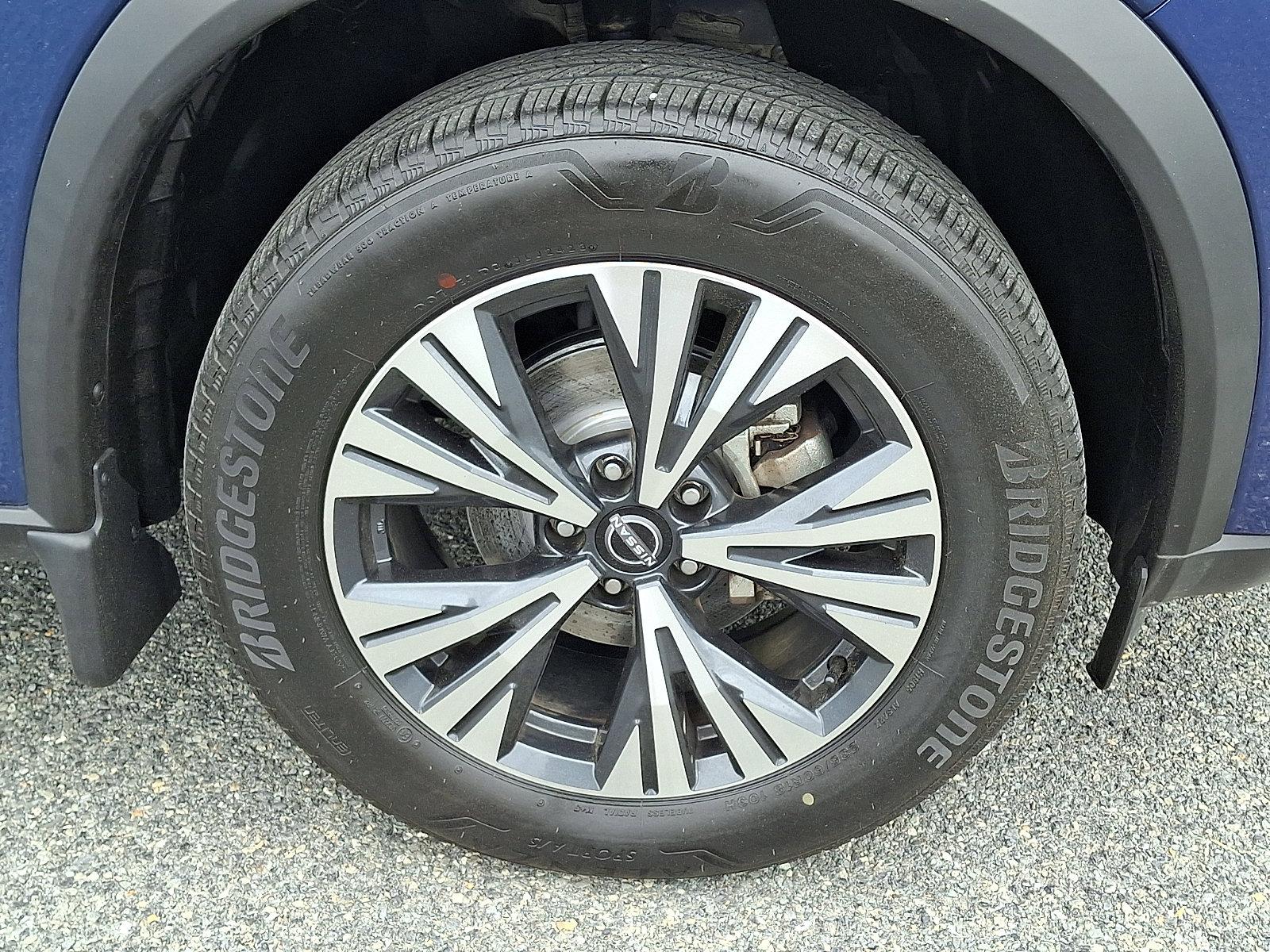 Used 2023 Nissan Rogue SV AWD/4WD image 8
