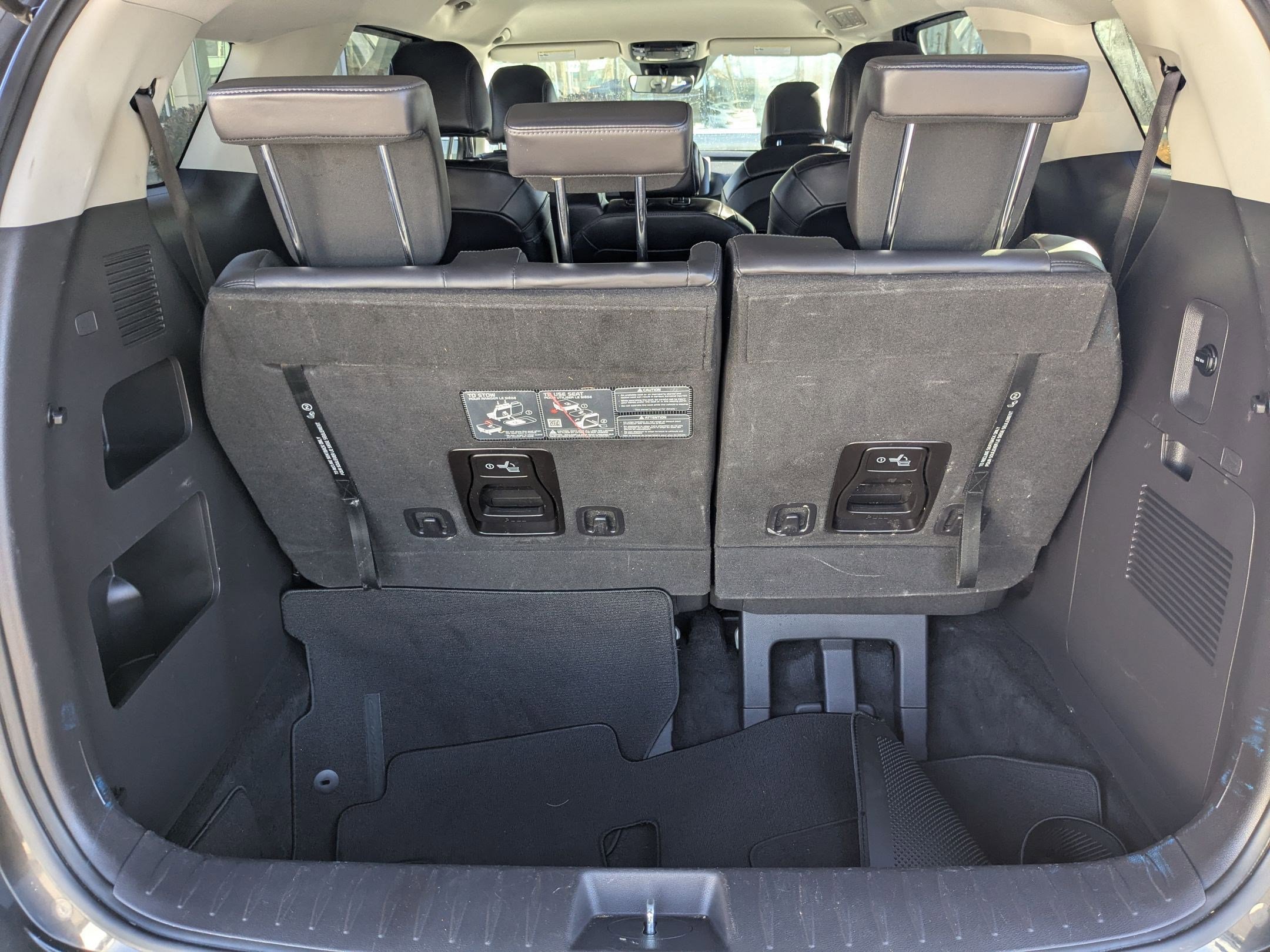 Used 2024 Kia Carnival LX image 29