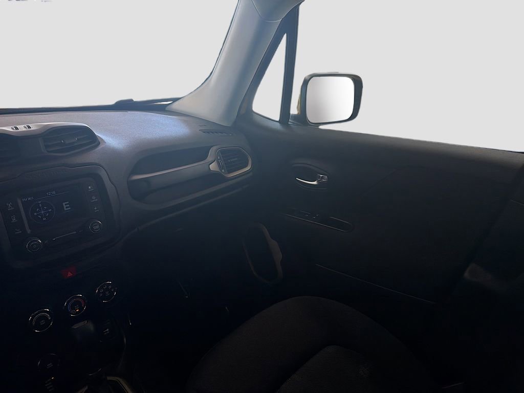 Used 2017 Jeep Renegade Latitude image 22