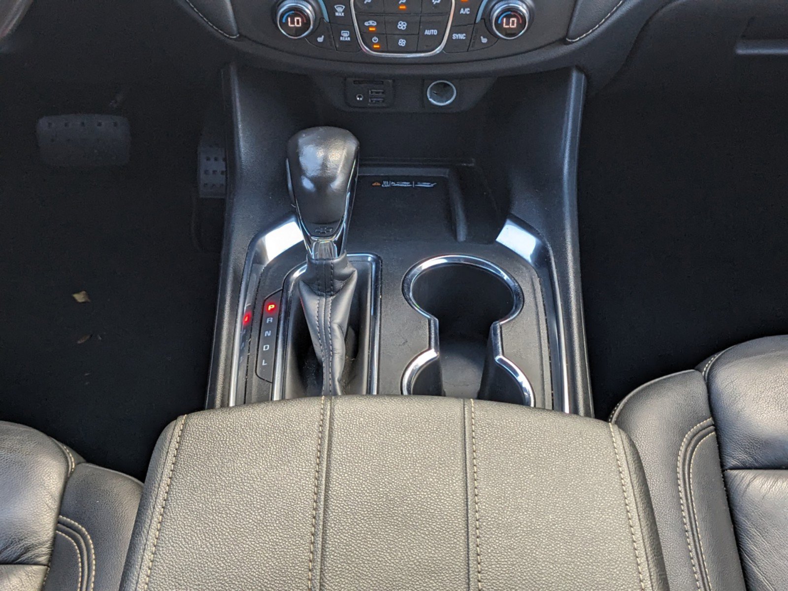 Used 2022 Chevrolet Traverse LT w/ LT Premium Package image 21