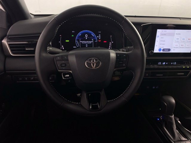 Used 2026 Toyota Camry Hybrid w/ Convenience Package FWD image 20