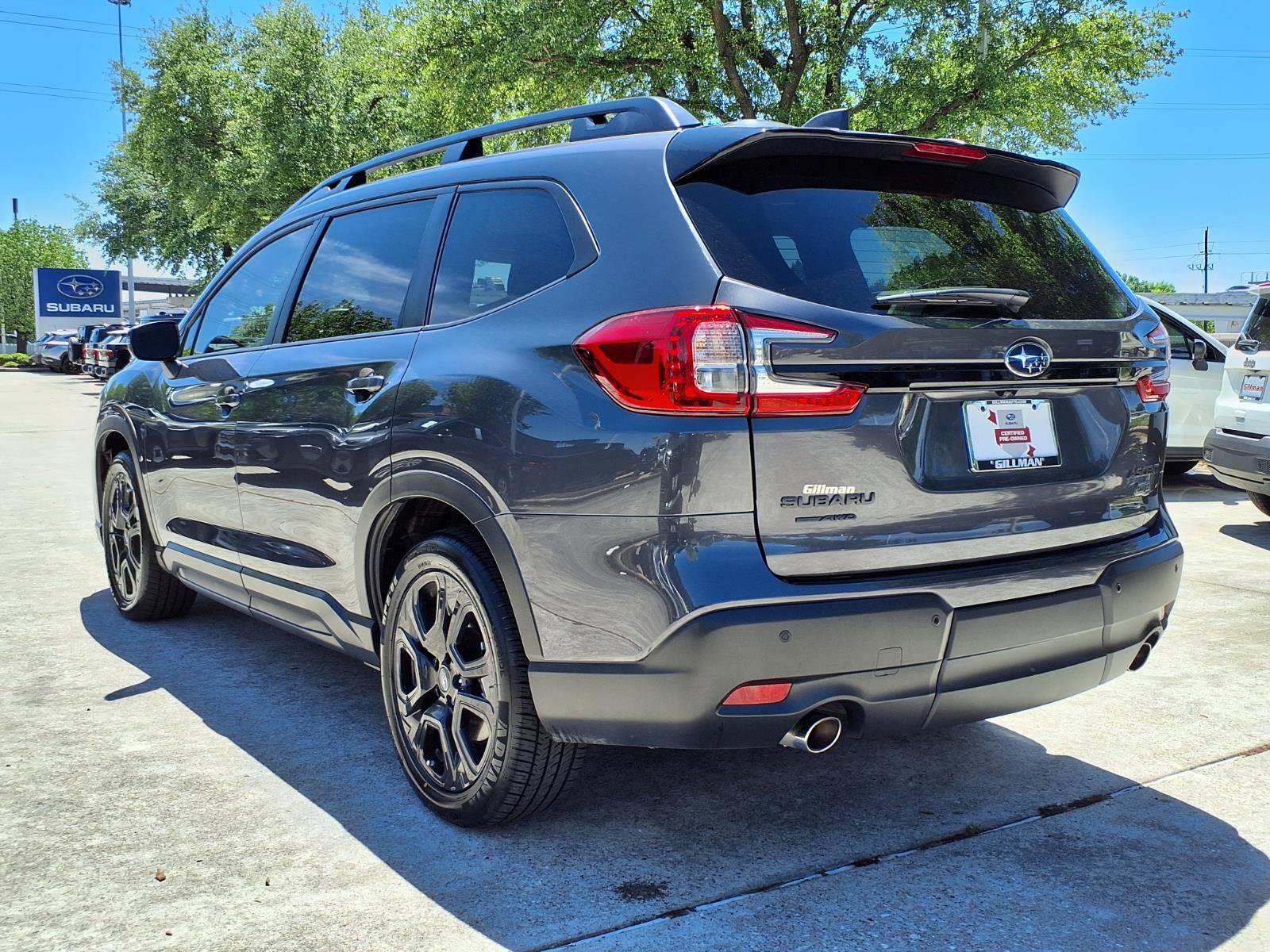 Used 2023 Subaru Ascent Onyx Edition image 3