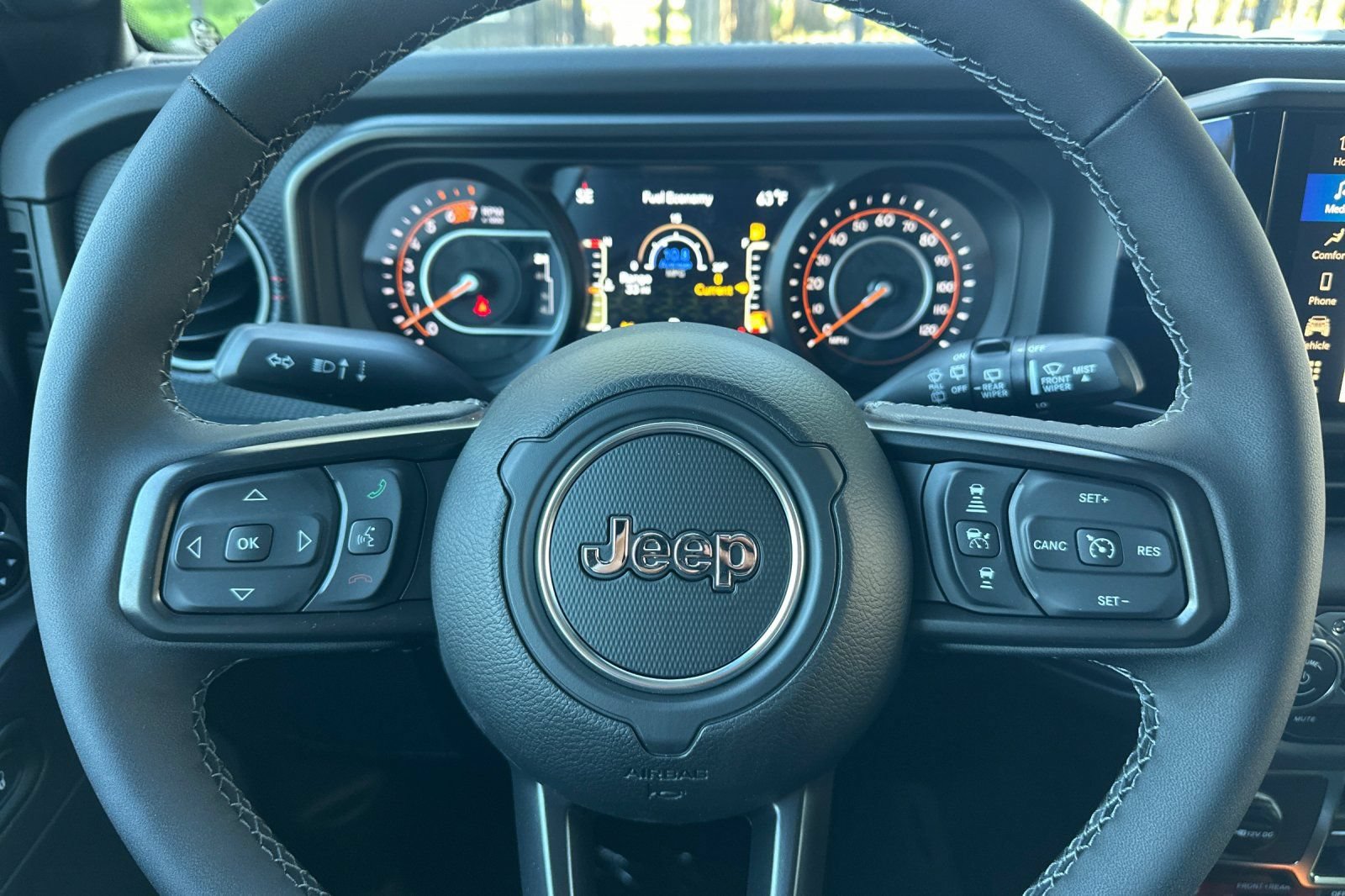 New 2026 Jeep Wrangler Unlimited Rubicon w/ Whitecap Package AWD/4WD image 22